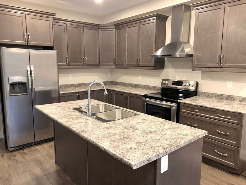 1951 Metro Rd N, Georgina, L0E 1L0 | Image 3