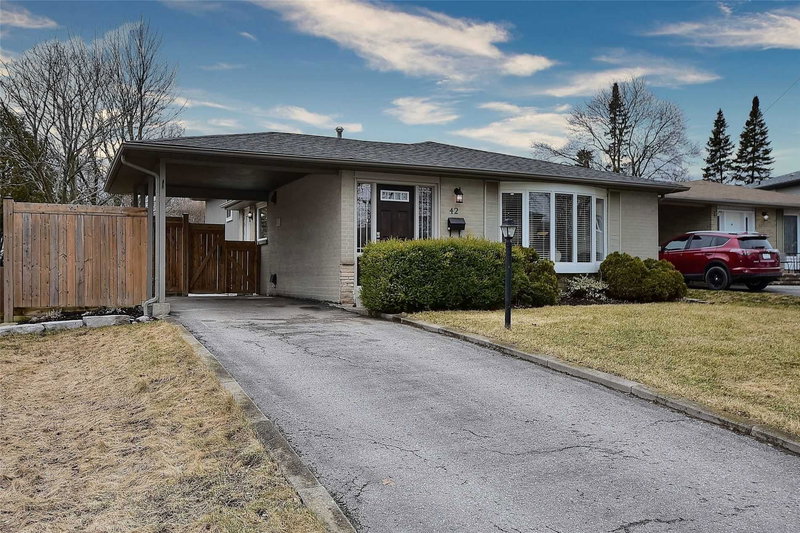 42 Devins Dr, Aurora, L4G2Z1 | Image 2