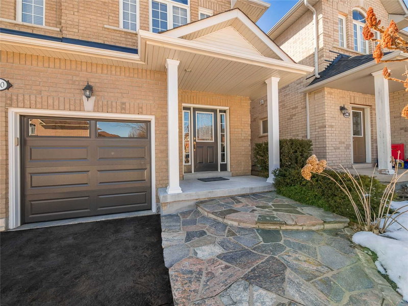 740 Colter St, Newmarket, L3X2V5 | Image 2