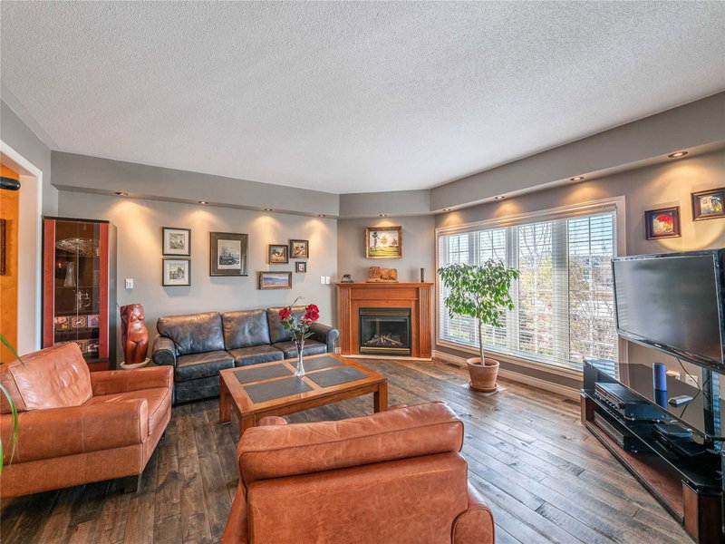 740 Colter St, Newmarket, L3X2V5 | Image 3