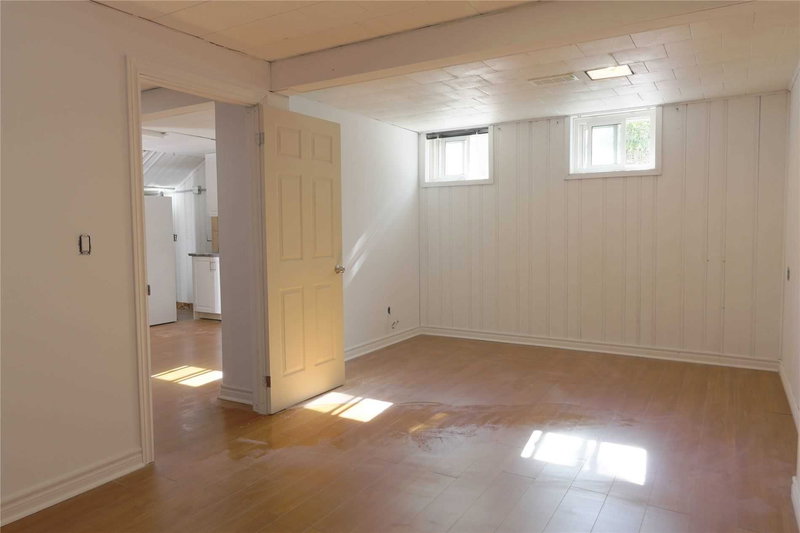 281 Kerrybrook Dr, Richmond Hill, L4C3R2 | Image 2