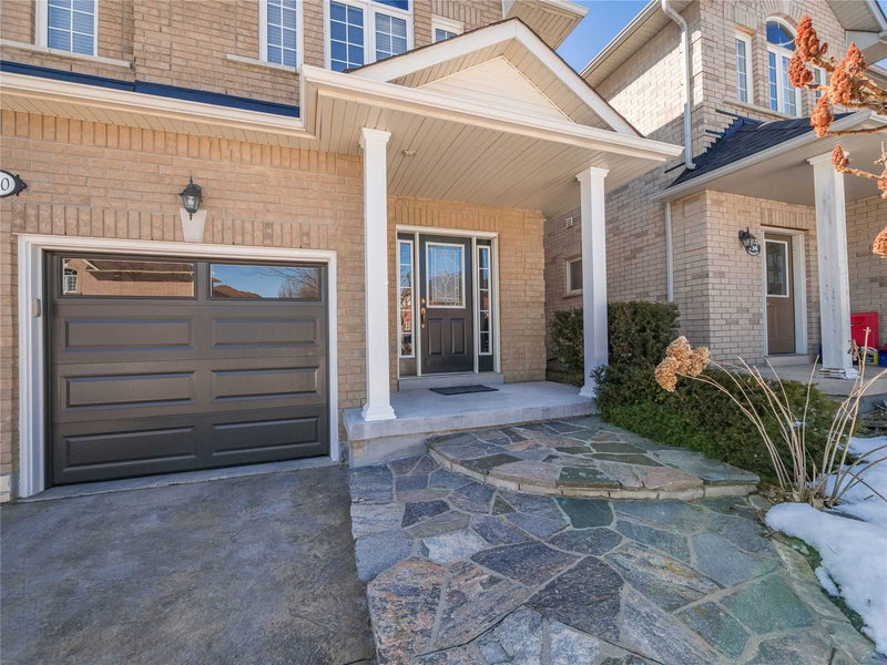 740 Colter St, Newmarket, L3X2V5 | Image 2