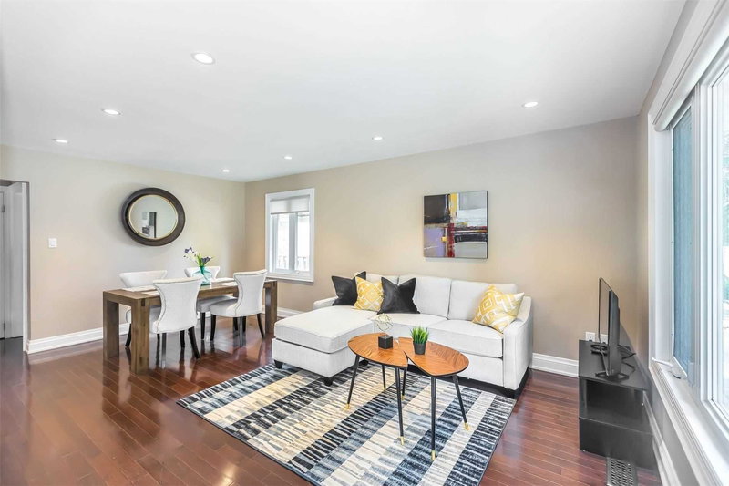 286 Gells Rd, Richmond Hill, L4C3A4 | Image 2