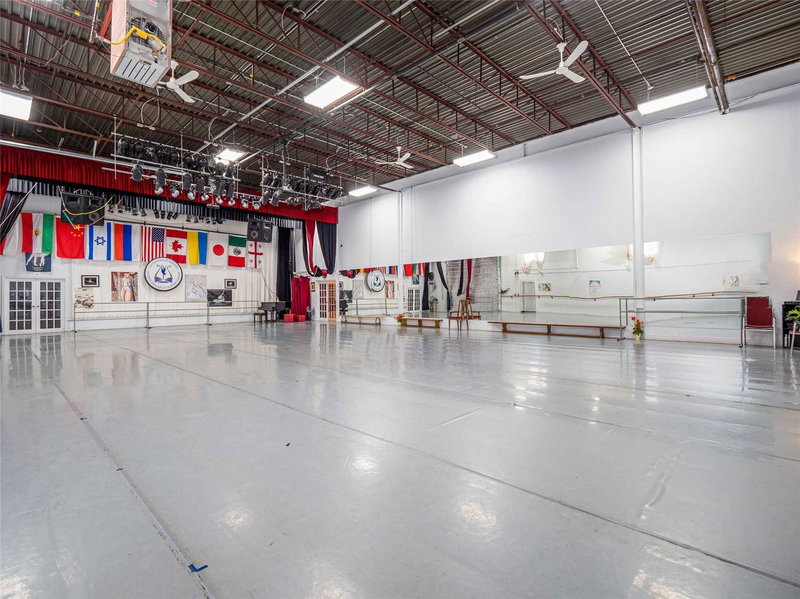 7 Bradwick Dr, Vaughan, L4K2T4 | Image 2