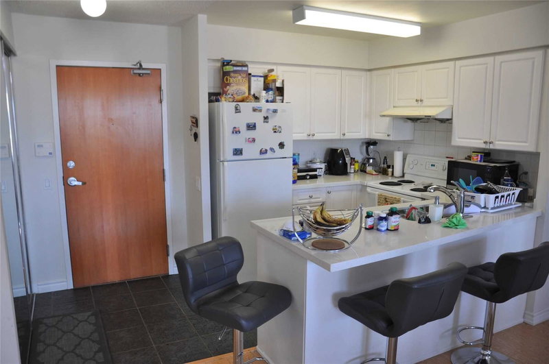 820 - 9017 Leslie St, Richmond Hill, L4B4R8 | Image 3