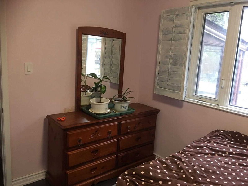 Abv Gnd - 83 Sussex Ave, Richmond Hill, L4C2E8 | Image 2