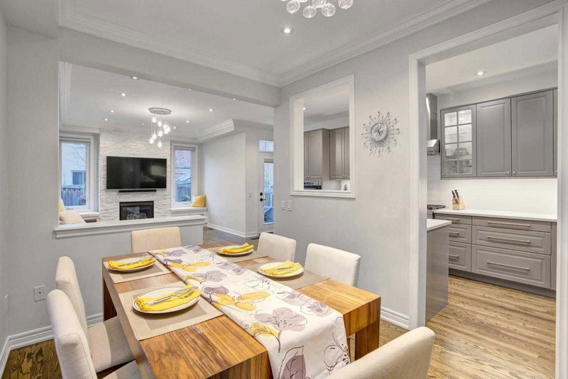 422 Lady Nadia Dr, Vaughan, L6A4E8 | Image 3