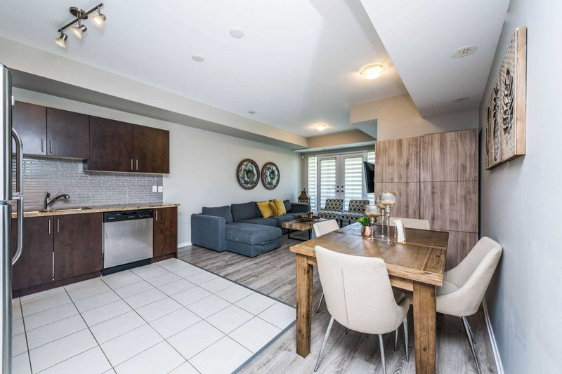 C26 - 26 Bruce St, Vaughan, L4L0H4 | Image 3