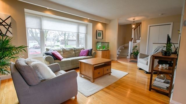 88 Dawn Hill Tr, Markham, L3T3B3 | Image 2