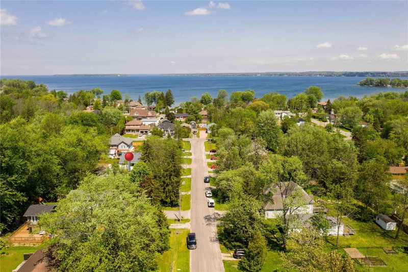 1056 Elm Rd, Innisfil, L9S2E9 | Image 2