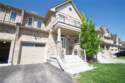 Townhouse sold at 8 Beechener Street, Georgina, Ontario, L0E1R0 - Sutton & Jackson's Point - MLS: N4785155
