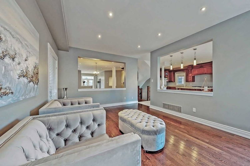 19 Daniel Bram Dr, Vaughan, L6A0L4 | Image 2