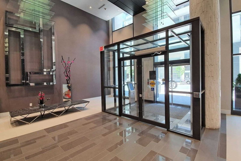 907 - 9205 Yonge St, Richmond Hill, L4C6Z2 | Image 2