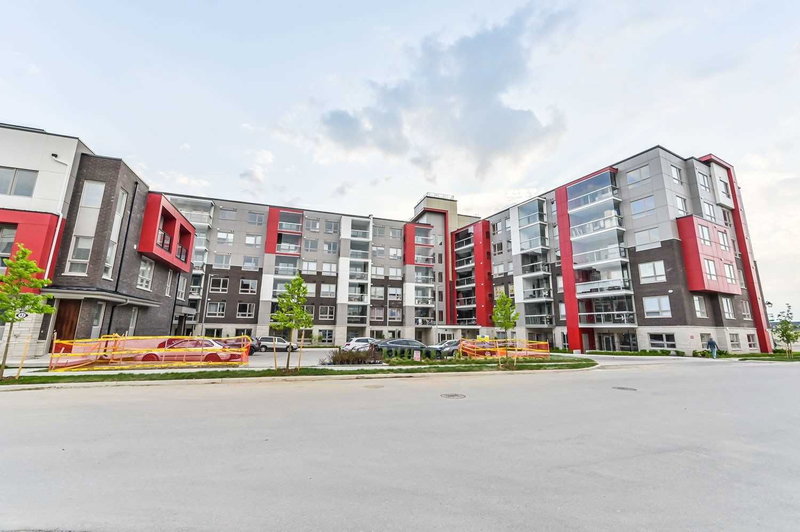 605 - 58 Adam Sellers St, Markham, L6B 0R1 | Image 2