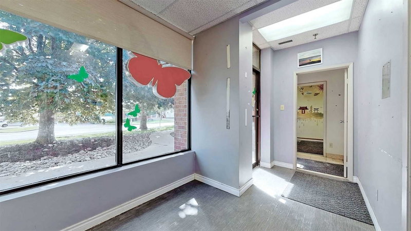 17 - 80 West Beaver Creek Rd, Richmond Hill, L4B 1H3 | Image 2