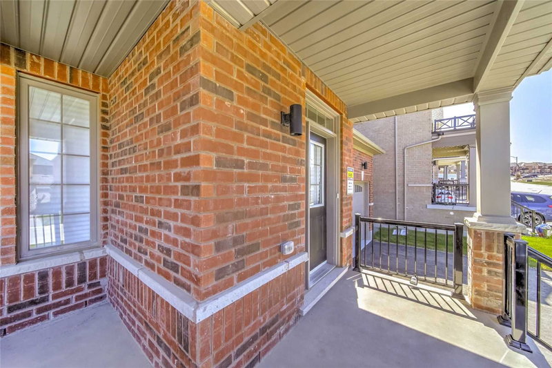 148 Frank Kelly Dr, East Gwillimbury, L9N0V1 | Image 2