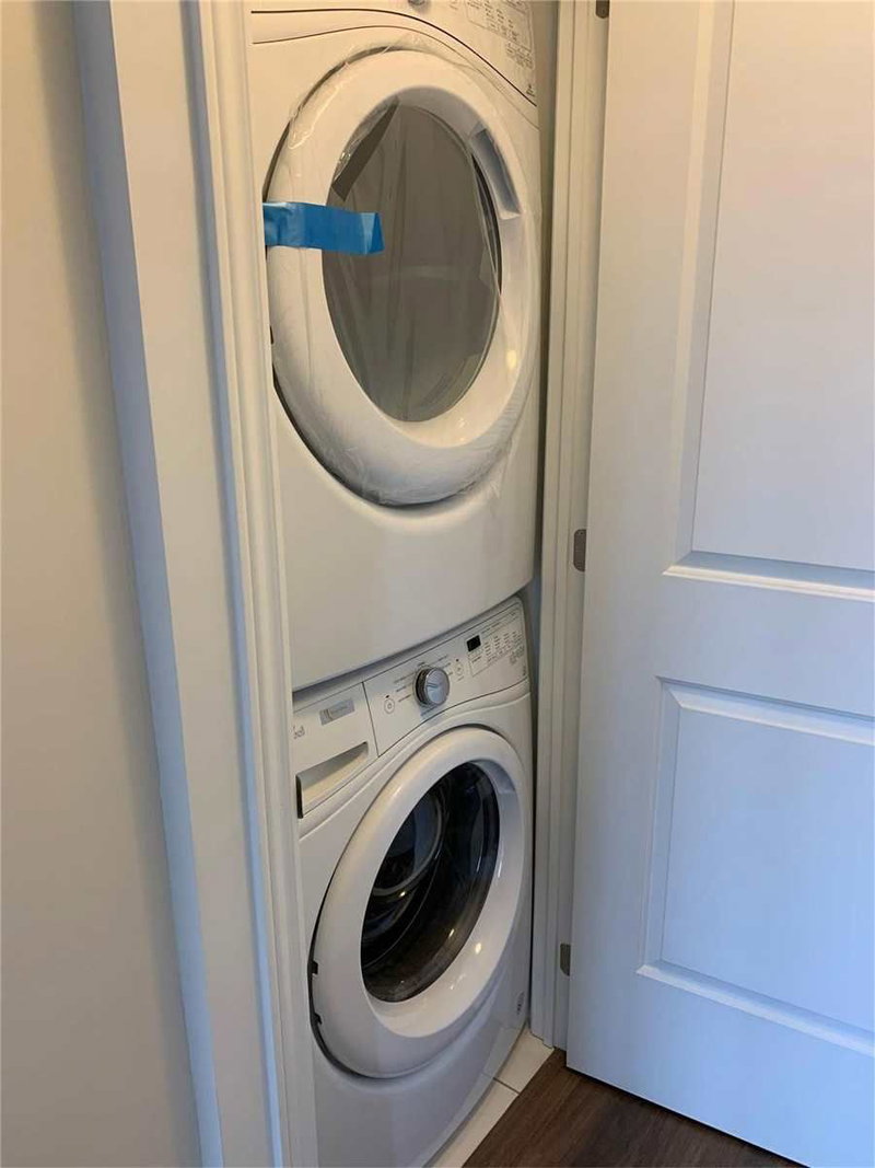 303 - 9618 Yonge St, Richmond Hill, L4C0X5 | Image 2