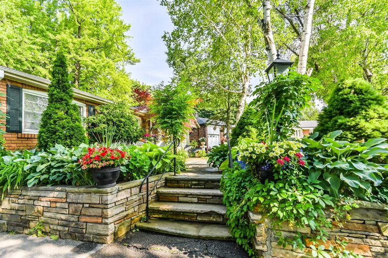 48 Lincoln Green Dr, Markham, L3P1R7 | Image 3