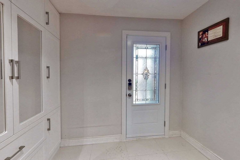 64 Mandel Cres, Richmond Hill, L4C9Z7 | Image 3