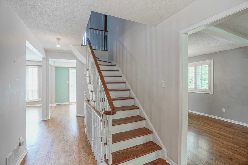 19 Lang Rd, Markham, L3T7E8 | Image 3