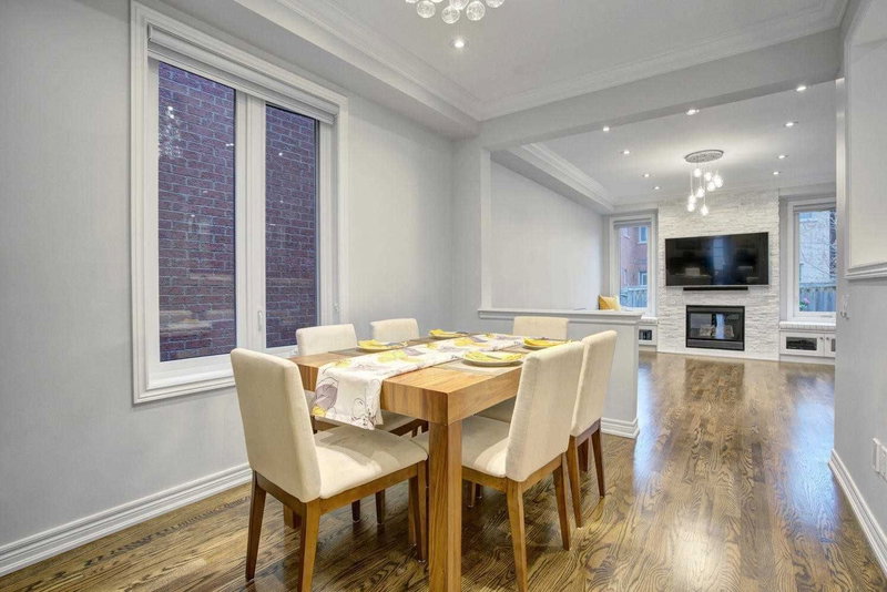 422 Lady Nadia Dr, Vaughan, L6A4E8 | Image 2