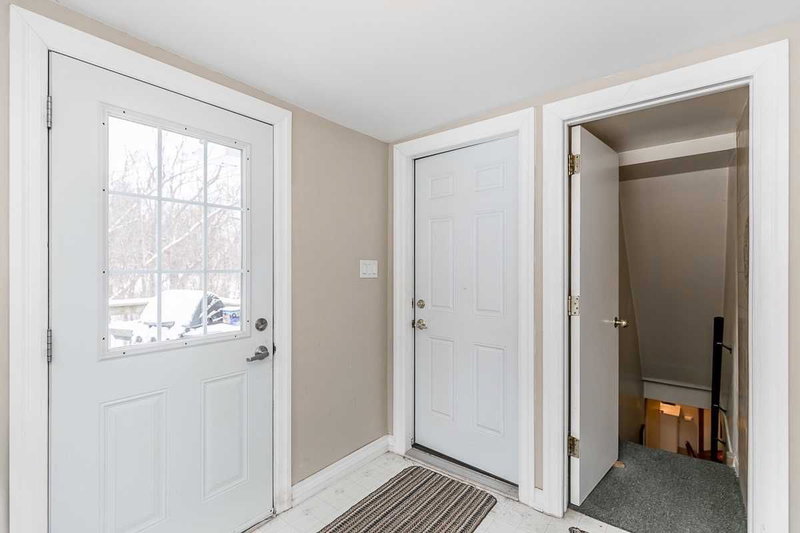 83 Industrial Pkwy S, Aurora, L4G3V5 | Image 2