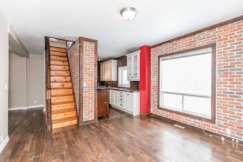 83 Industrial Pkwy S, Aurora, L4G3V5 | Image 3