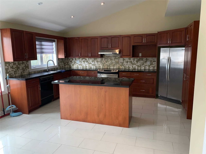 150 Strathearn Ave W, Richmond Hill, L4B2L7 | Image 3