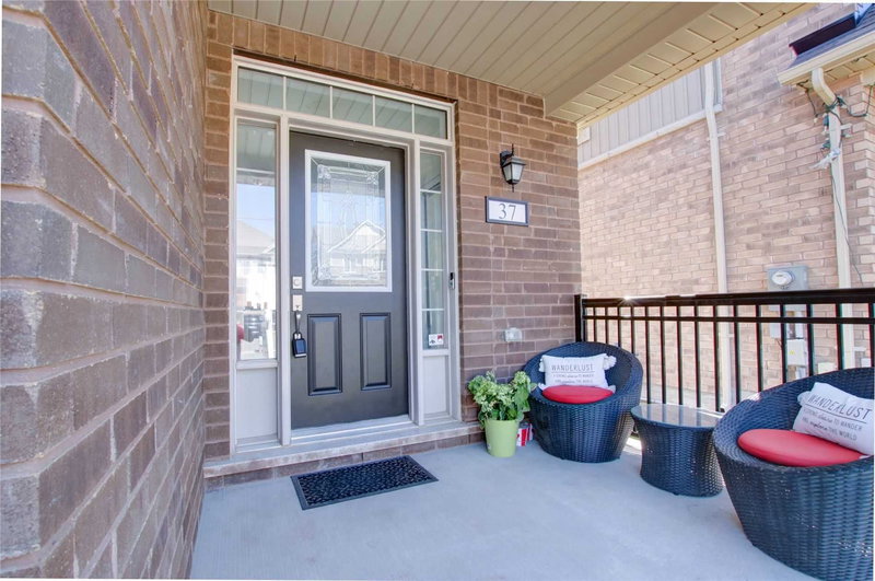 37 Donnan Dr, New Tecumseth, L0G 1W0 | Image 2