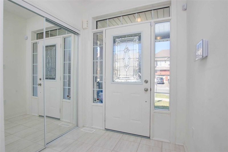 37 Donnan Dr, New Tecumseth, L0G 1W0 | Image 3