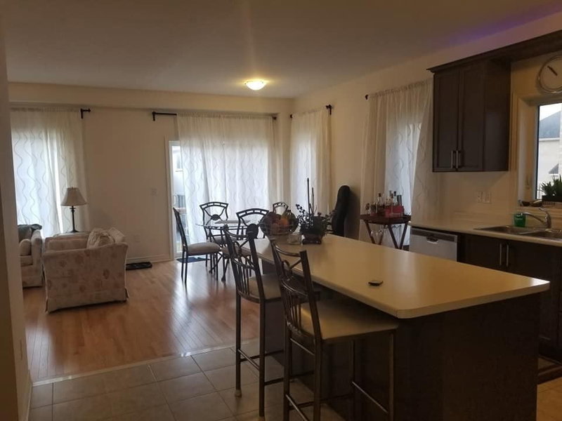 42 Foxberry Rd, East Gwillimbury, L9N0P6 | Image 3