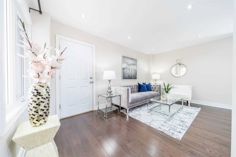 33 Erla Crt, Markham, L3S3B3 | Image 3