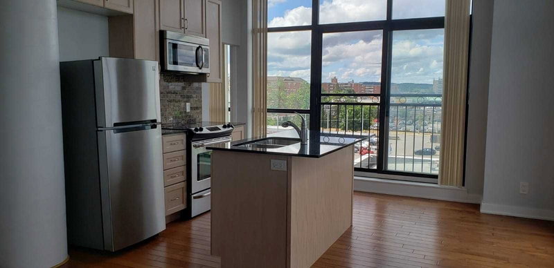 402 - 10376 Yonge St, Richmond Hill, L4C3B8 | Image 3