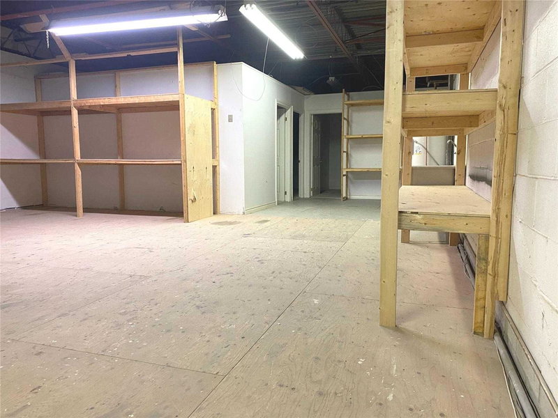 4 - 1228 Gorham St, Newmarket, L3Y 8Z1 | Image 2