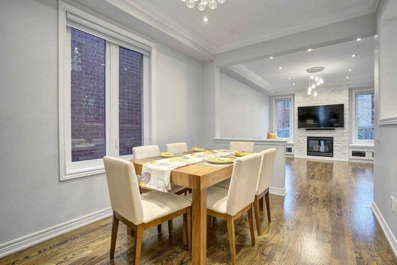 422 Lady Nadia Dr, Vaughan, L6A4E8 | Image 2