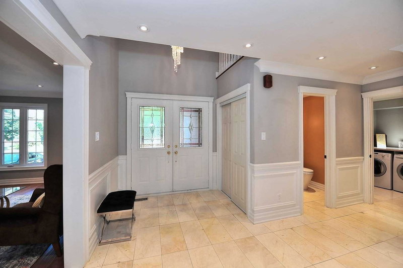 75 Rockwood Cres, Vaughan, L4J7T2 | Image 3