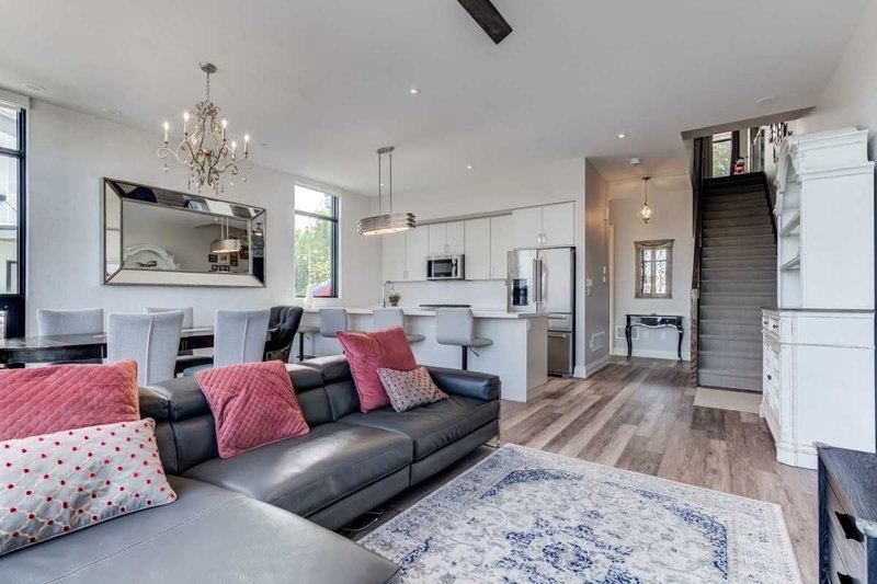 3711 Riva Ave, Innisfil, L9S 0L5 | Image 2