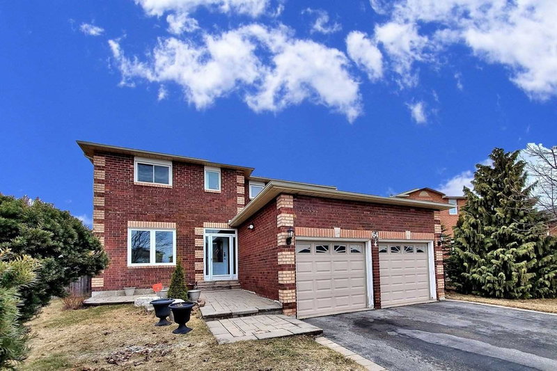 64 Mandel Cres, Richmond Hill, L4C9Z7 | Image 2