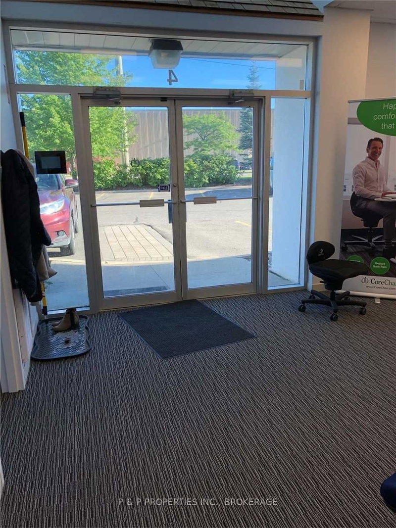 4 - 189 Earl Stewart Dr, Aurora, L4G 6V5 | Image 2