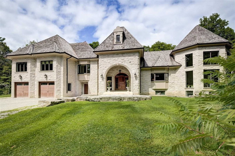 1865 Davis Dr W, King, L3Y4V9 | Image 2