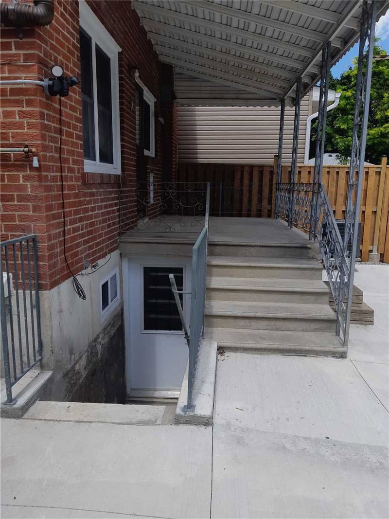 Lower - 367 Blue Grass Blvd, Richmond Hill, L4C3H3 | Image 3