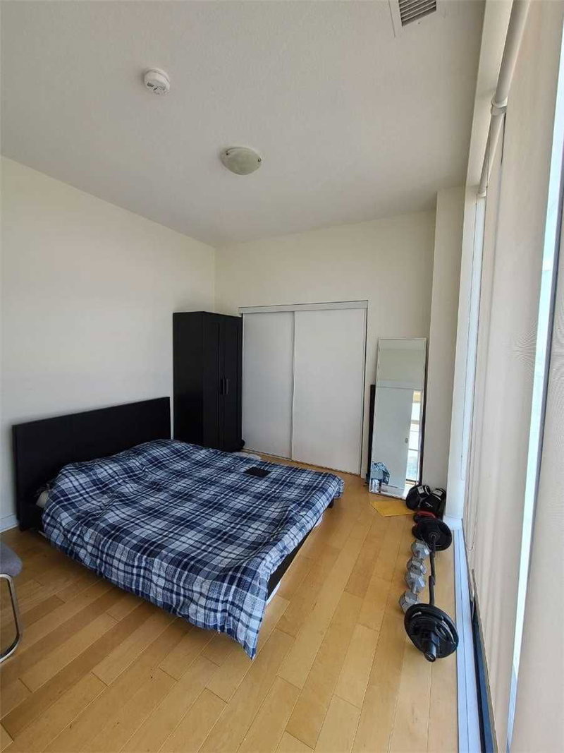 702 - 10376 Yonge St, Richmond Hill, L4C3B8 | Image 2