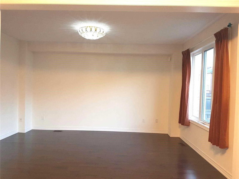 11 Beacon Point St, Markham, L6E0P3 | Image 2