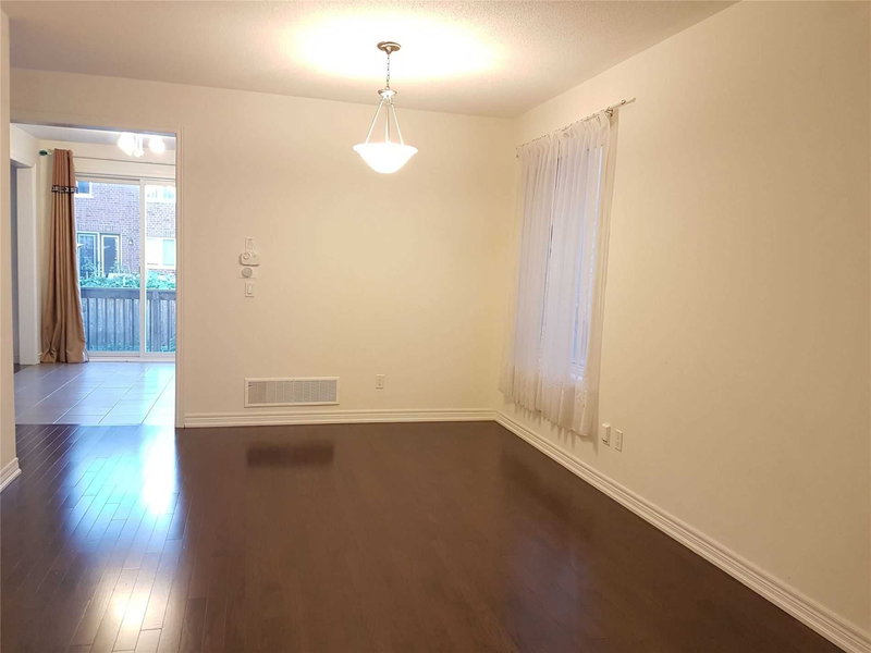 11 Beacon Point St, Markham, L6E0P3 | Image 3