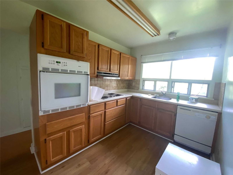 21 Grandview Blvd, Markham, L3P1E9 | Image 3