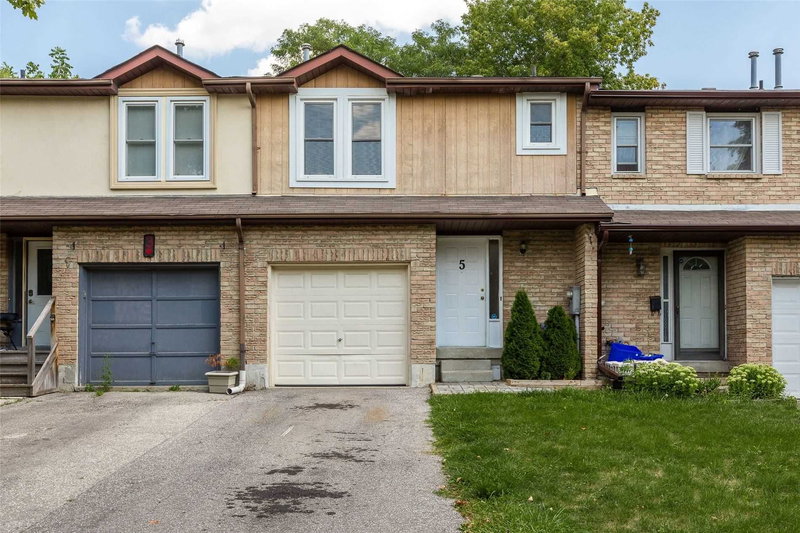 5 Michael Dr, Richmond Hill, L4C5W6 | Image 2