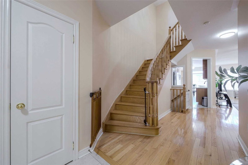 36 - 8 Townwood Dr, Richmond Hill, L4E4Y3 | Image 2