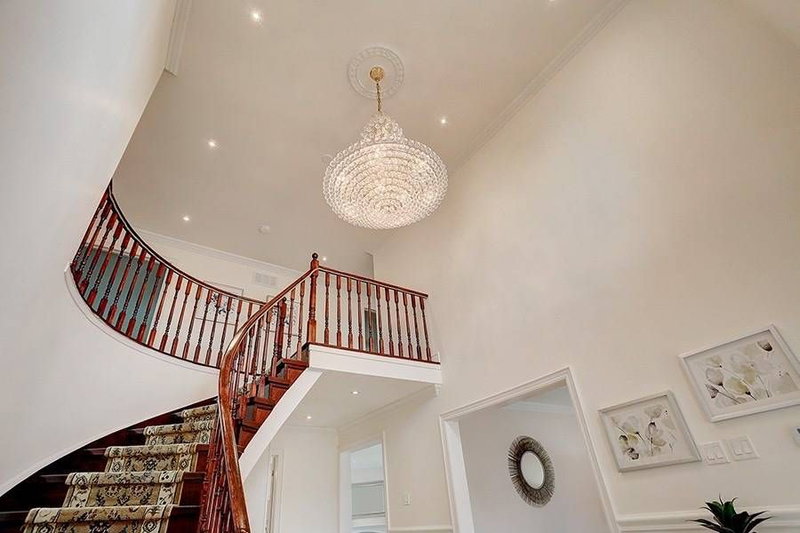 100 Bernard Ave, Richmond Hill, L4C9Z5 | Image 3