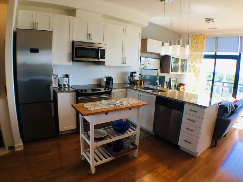 704 - 10376 Yonge St, Richmond Hill, L4C3B8 | Image 3