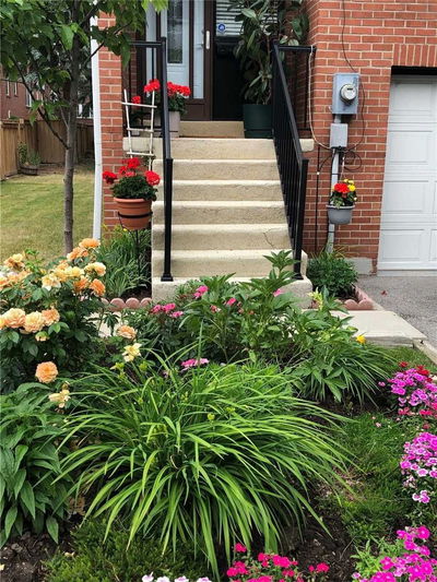 352 Simonston Blvd, Markham - German Mills image-0-2